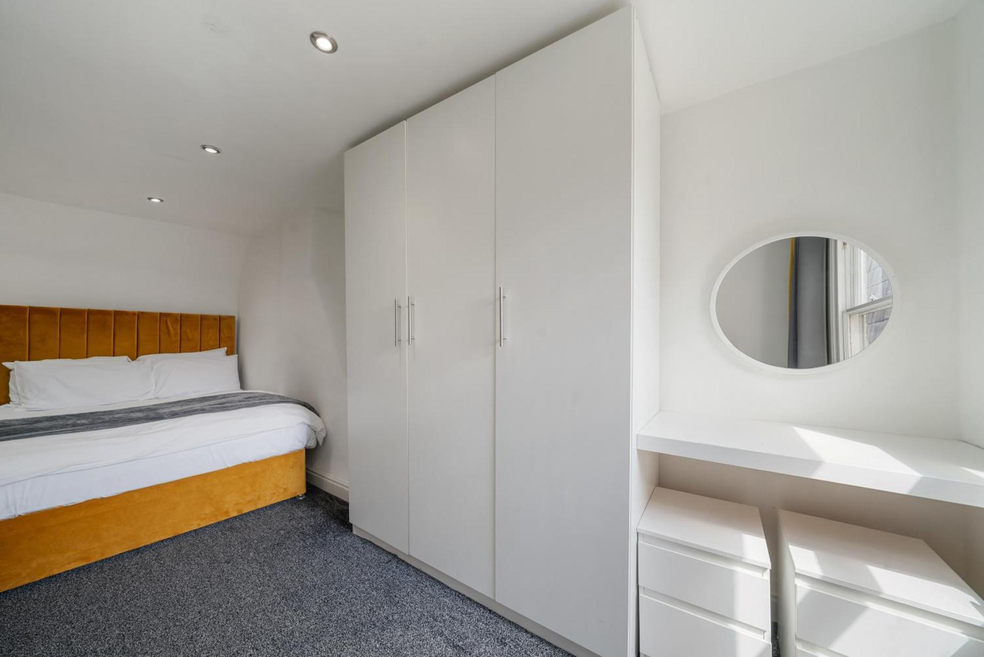 Luxurious 1-Bedroom Penthouse On Oxford Street 11G London Eksteriør billede
