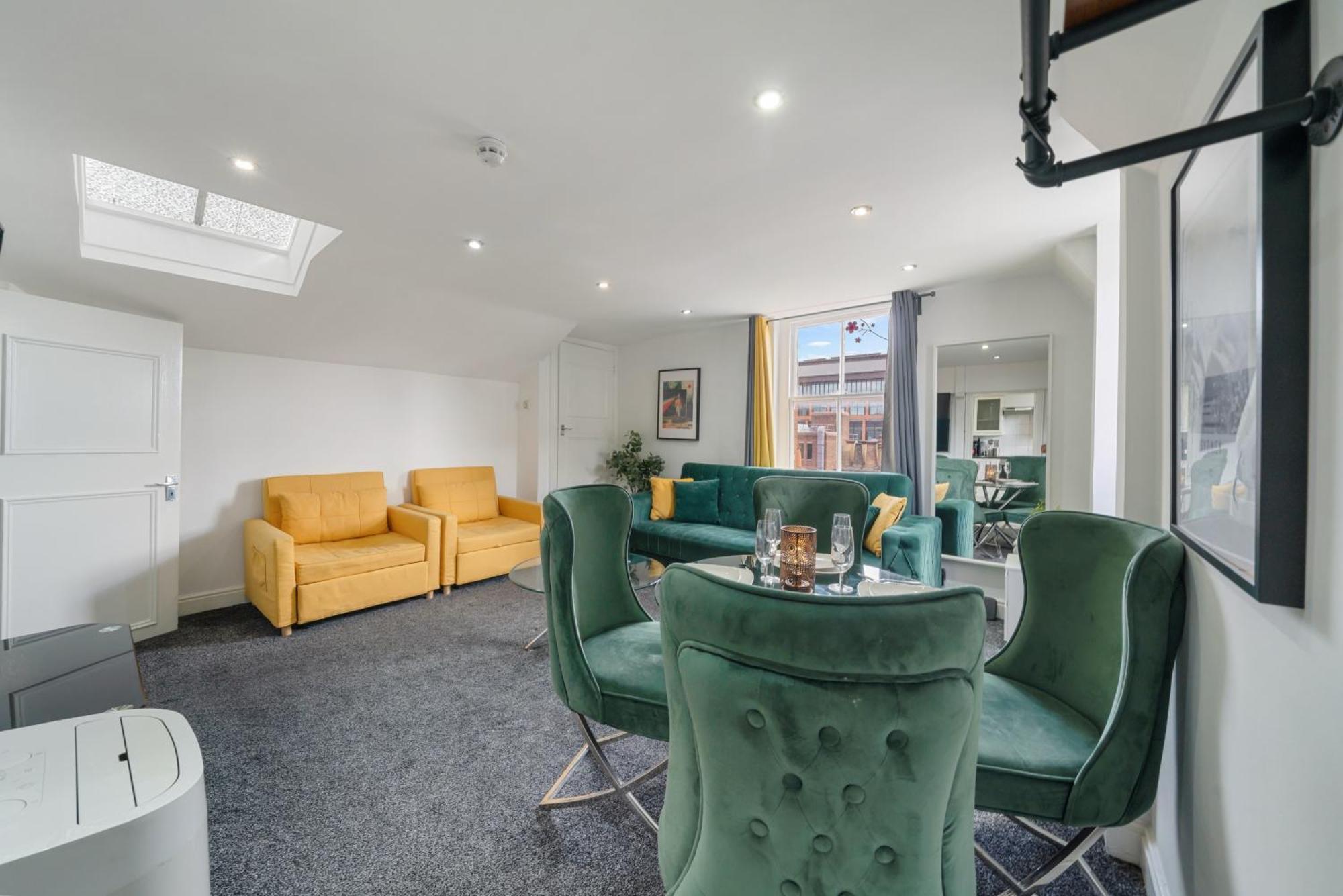Luxurious 1-Bedroom Penthouse On Oxford Street 11G London Eksteriør billede